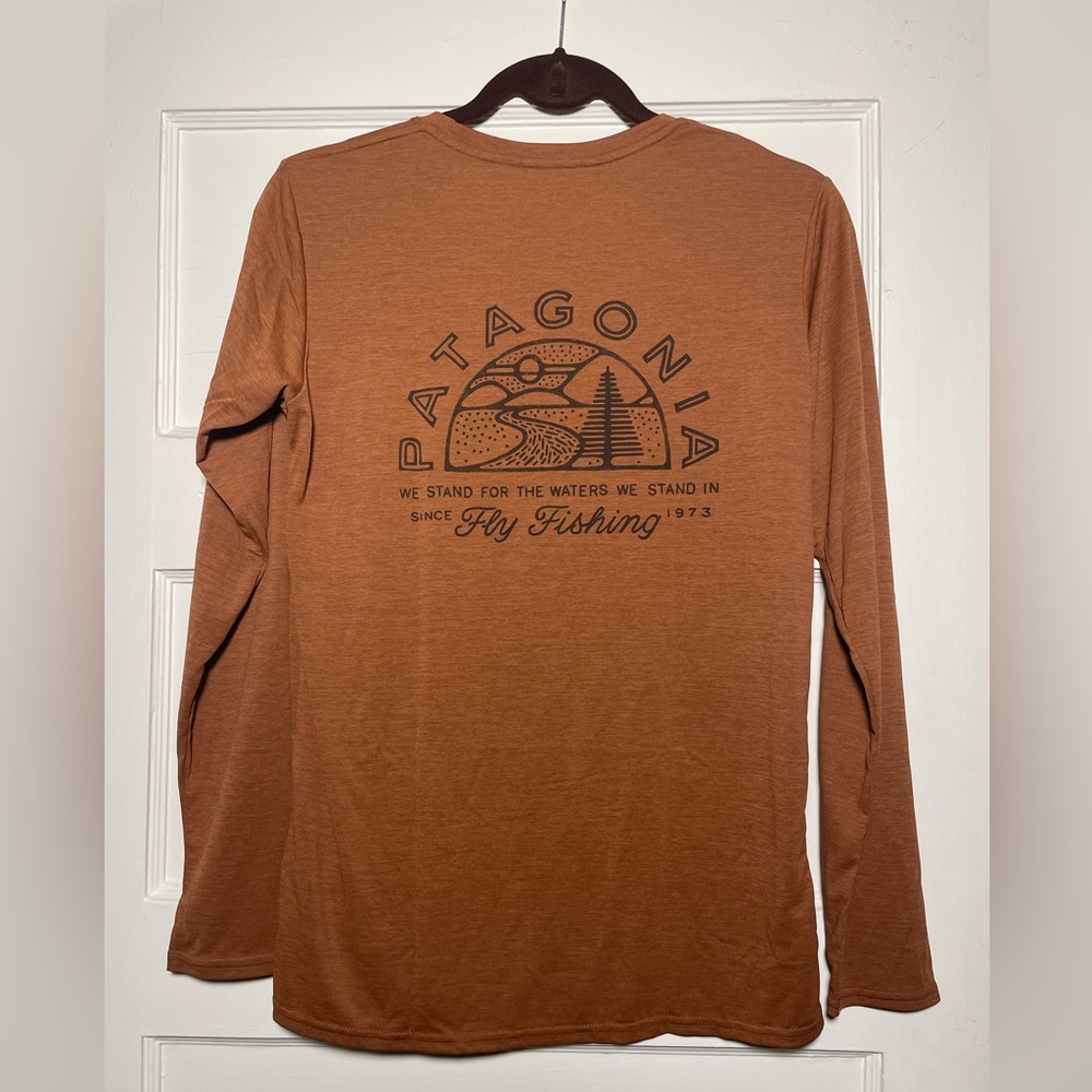 Patagonia Women’s Long Sleeved Capilene Cool Daily Graphic Shirt